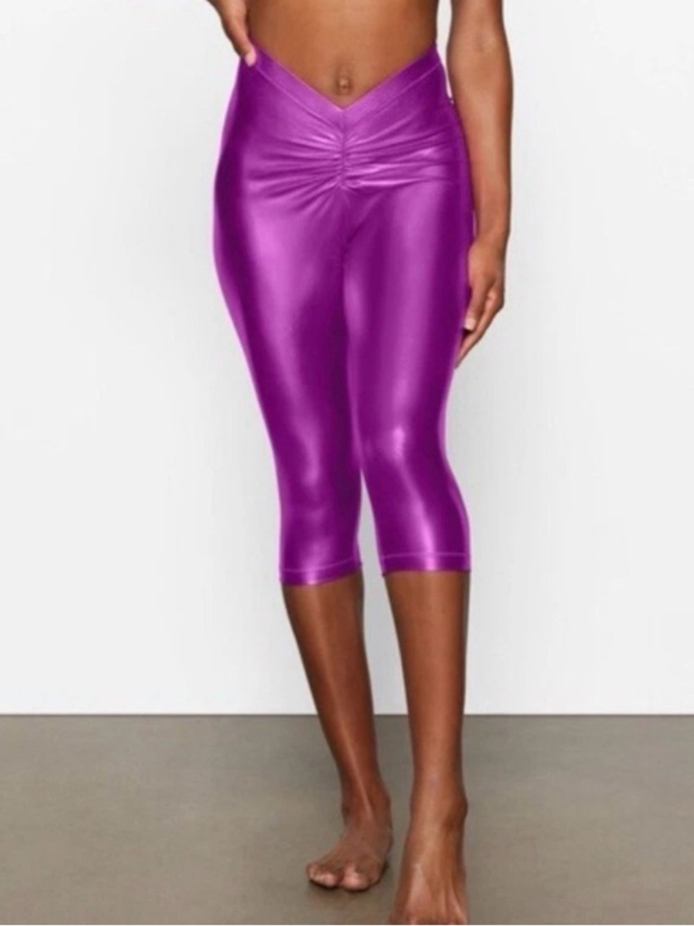 New Skims Metallic Swim V Waist Pant Pink Dragon Fruit
Size XL 
New with Tag